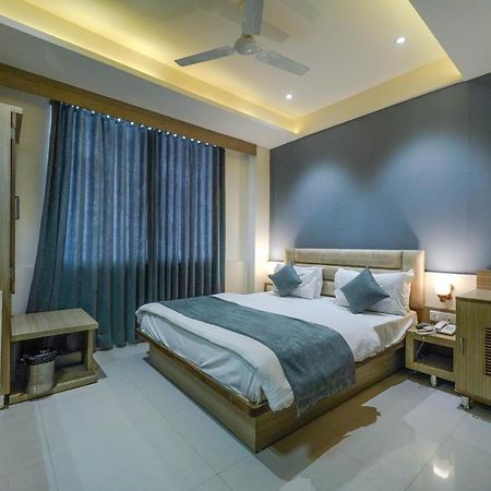אחמדאבאד Hotel New Empire מראה חיצוני תמונה
