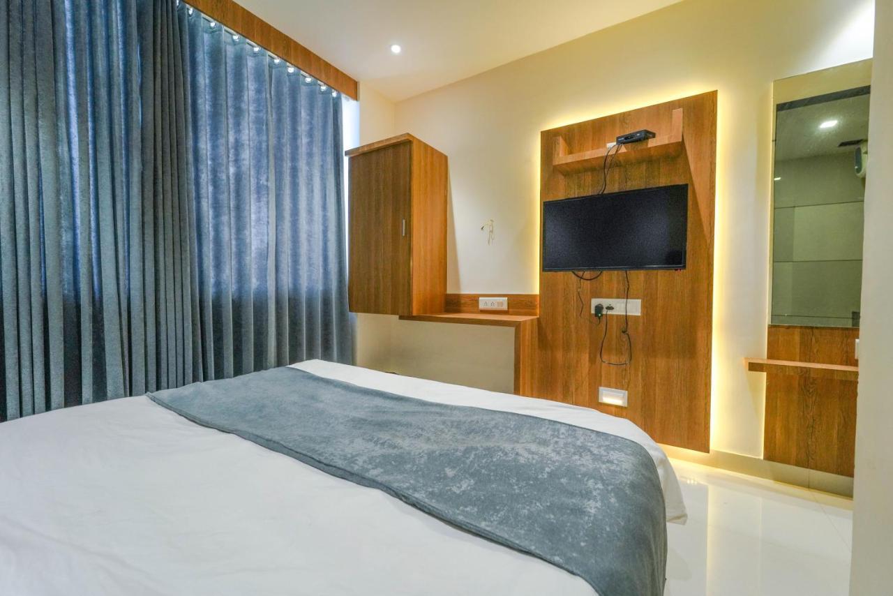 אחמדאבאד Hotel New Empire מראה חיצוני תמונה