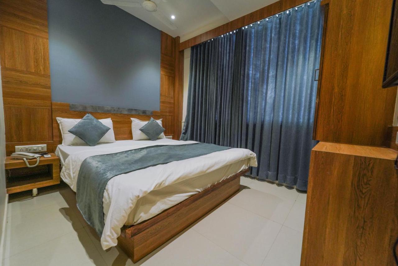 אחמדאבאד Hotel New Empire מראה חיצוני תמונה