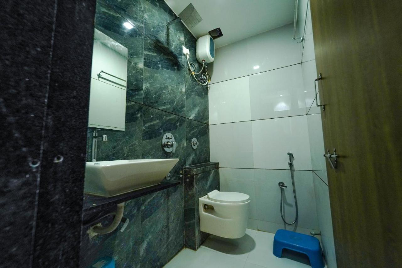 אחמדאבאד Hotel New Empire מראה חיצוני תמונה