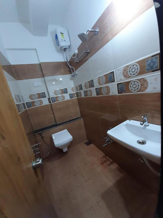 אחמדאבאד Hotel New Empire מראה חיצוני תמונה