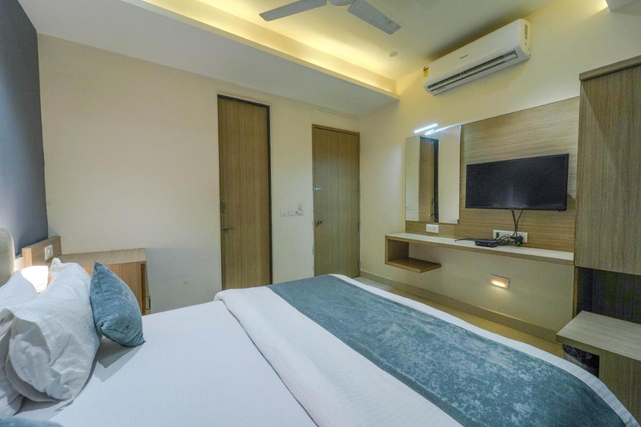 אחמדאבאד Hotel New Empire מראה חיצוני תמונה