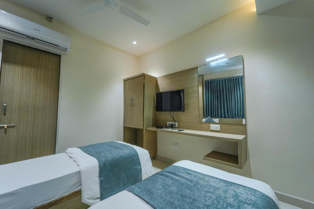 אחמדאבאד Hotel New Empire מראה חיצוני תמונה