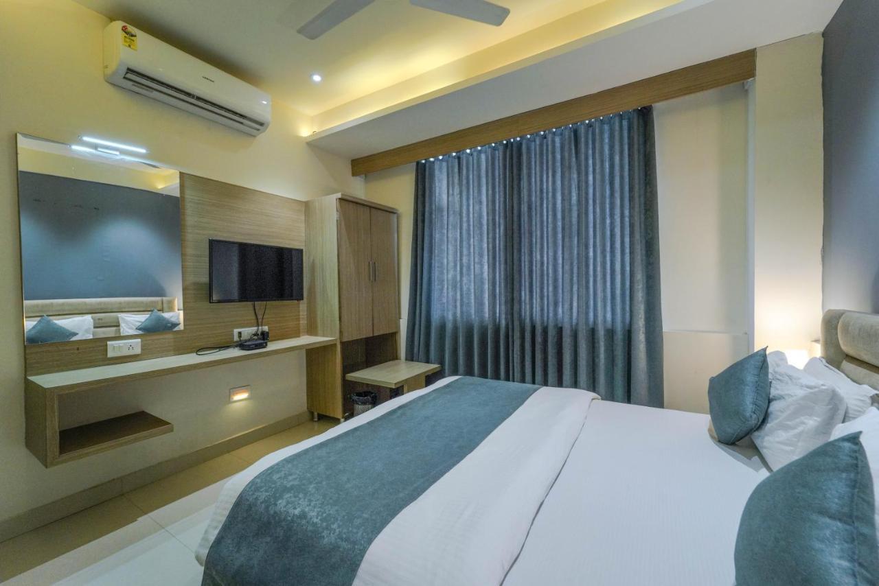 אחמדאבאד Hotel New Empire מראה חיצוני תמונה